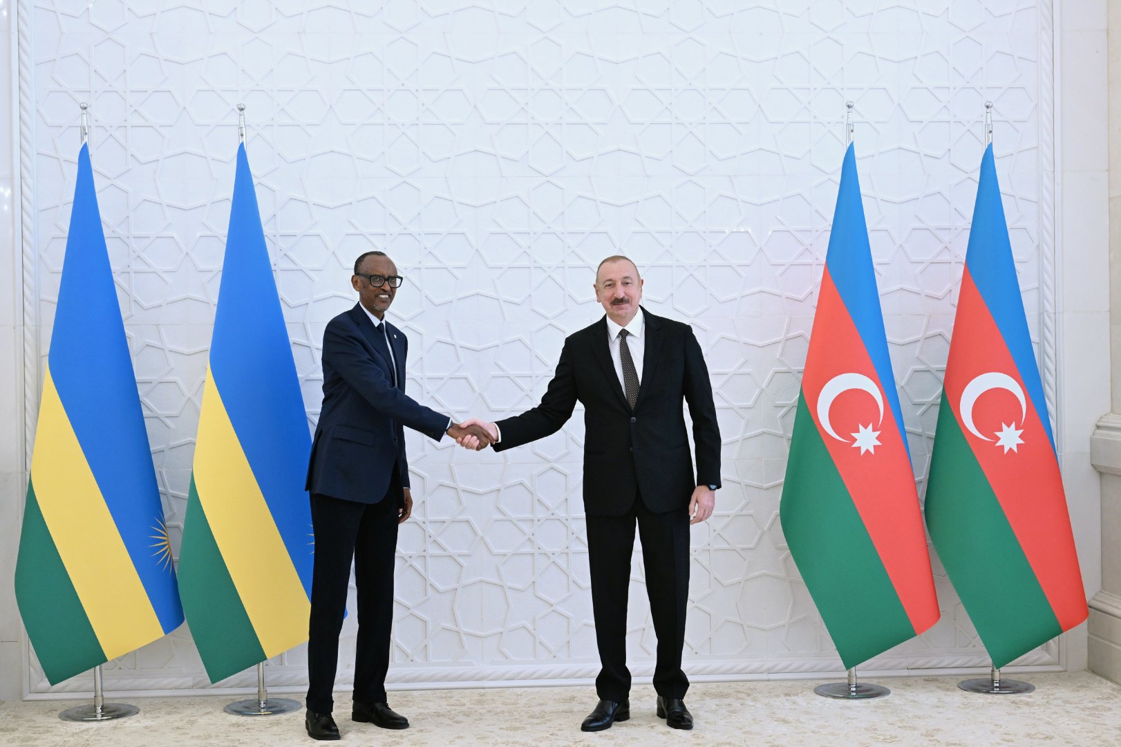 Baku hosts official welcome ceremony for President of Rwanda (PHOTO)