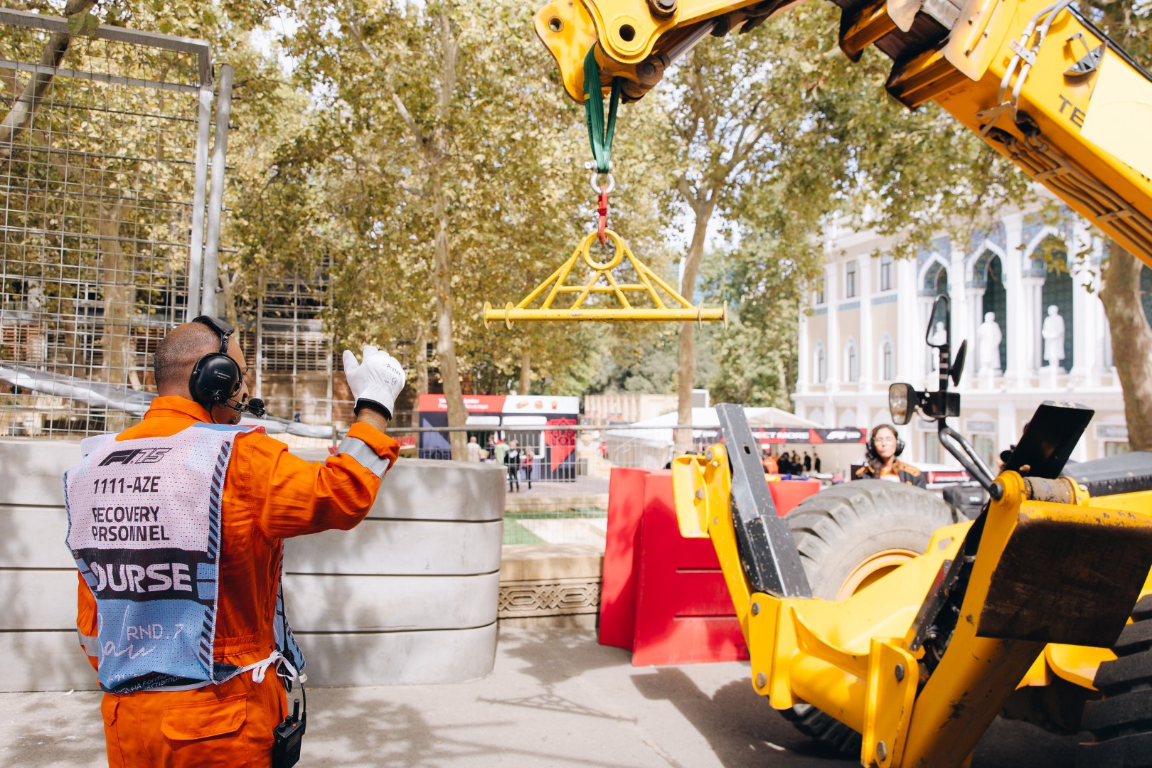 Baku City Circuit marshals take center stage after record-breaking qualifying chaos (PHOTO)