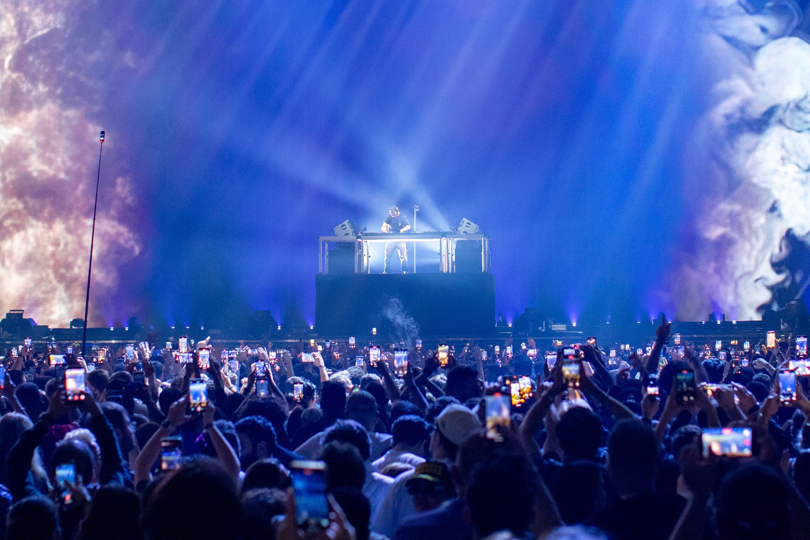 Glass Animals and Martin Garrix perform in Baku (PHOTO)