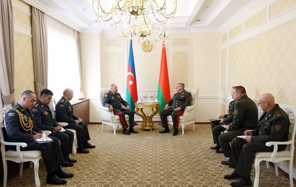 Azerbaijani Army Chief of General Staff meets with his Belarusian counterpart (PHOTO)