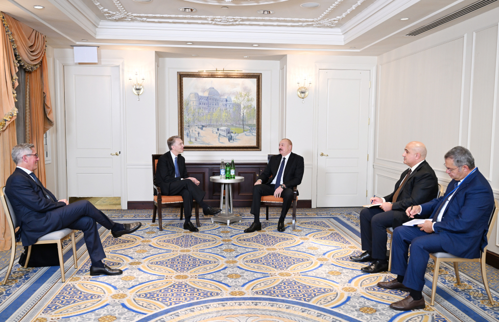 President Ilham Aliyev meets Brookfield Asset Management CEO in New York (PHOTO)