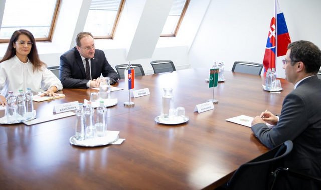 Turkmenistan and Slovakia discuss plans for joint economic commission