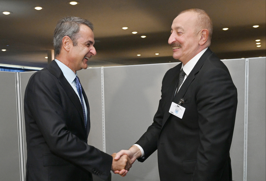 President Ilham Aliyev meets Greek PM at UN HQ (PHOTO)