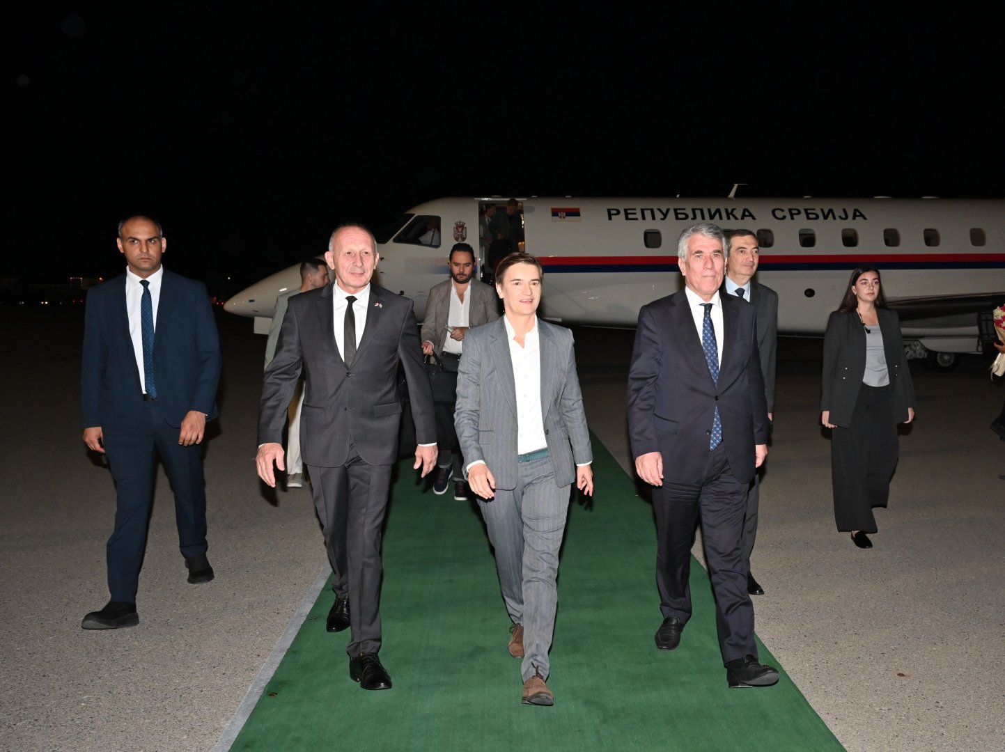 Chairwoman of National Assembly of Serbia arrives in Azerbaijan (PHOTO)