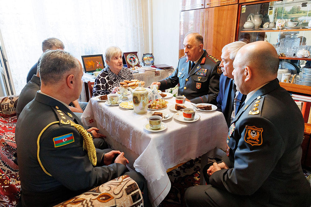 Chief of General Staff pays tribute to Azerbaijan’s National Hero in Belarus (PHOTO)