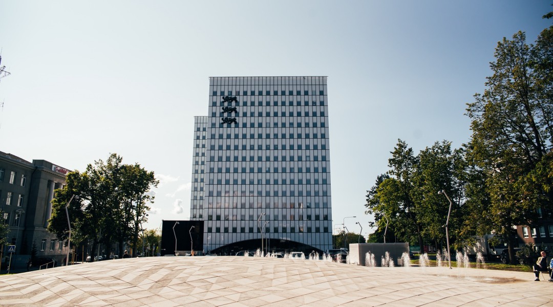 Estonia takes fast track with short-term securities sale