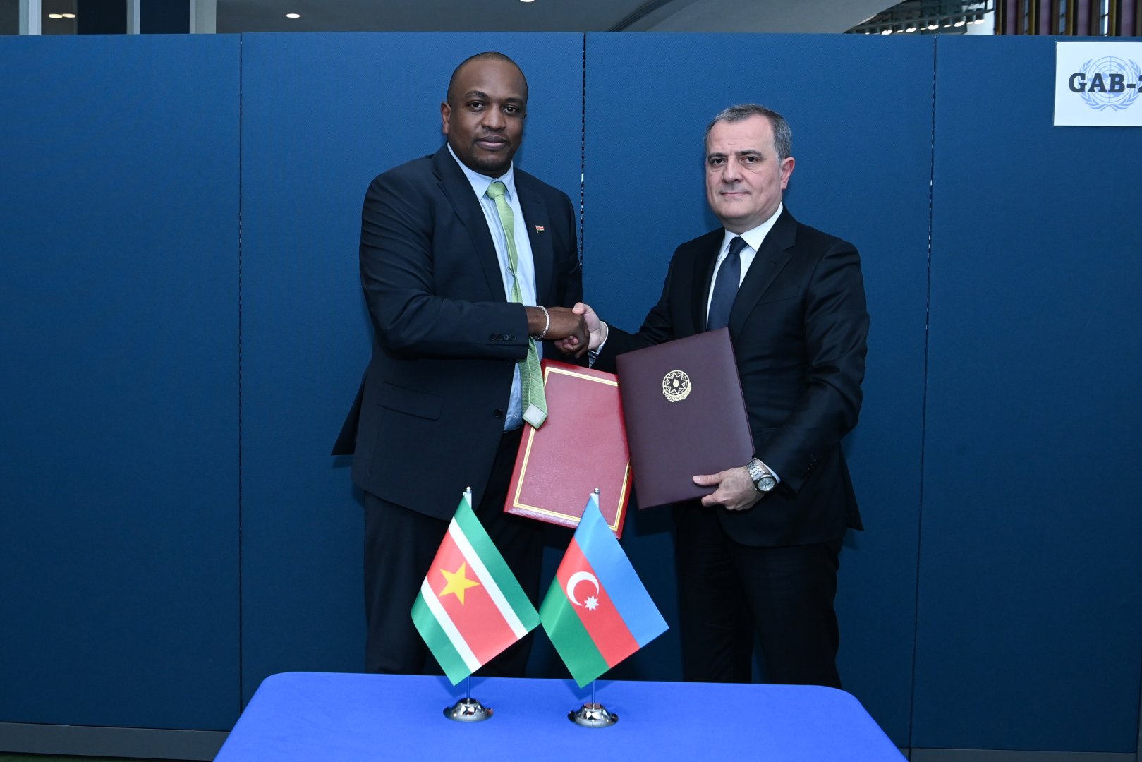 Azerbaijan, Suriname FMs meet at UNGA (PHOTO)