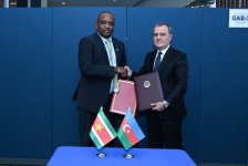 Azerbaijan, Suriname FMs meet at UNGA (PHOTO)