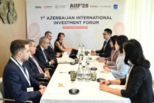 Azerbaijan, China discuss implementation of new investment initiatives (PHOTO)