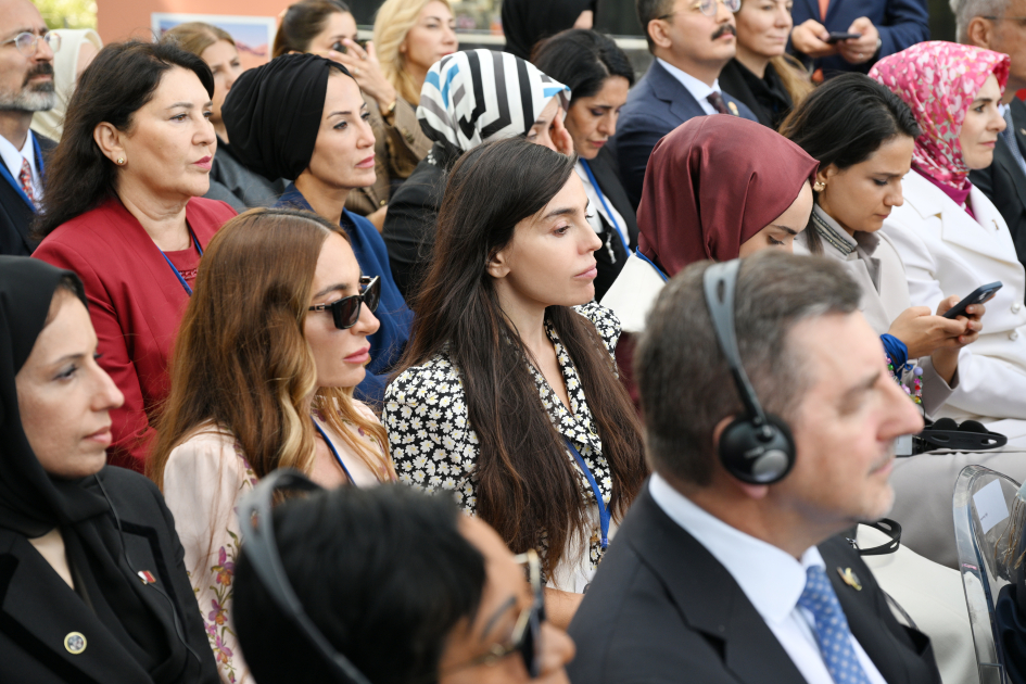 Leyla Aliyeva, head and founder of IDEA, and Arzu Aliyeva participated in the “Treasures Behind the Doors of Anatolia” exhibition in New York (PHOTO)