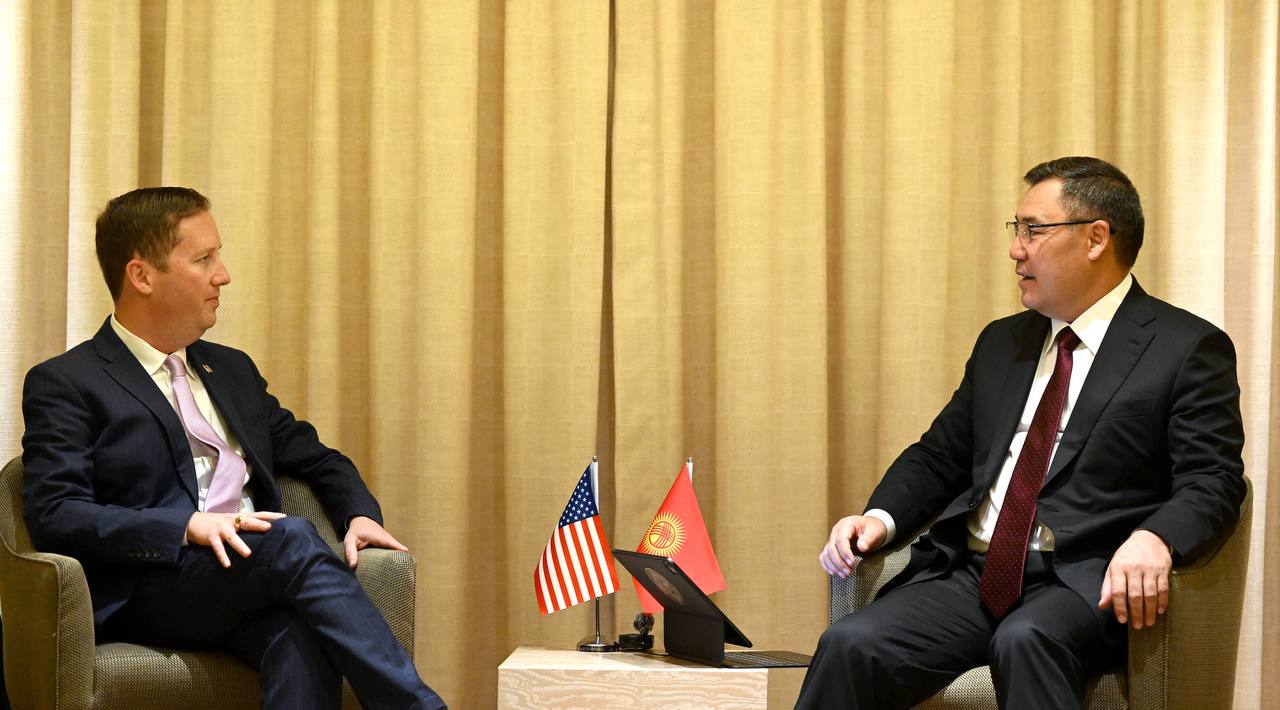 Kyrgyz President holds talks with U.S. Special Envoy for South and Central Asia