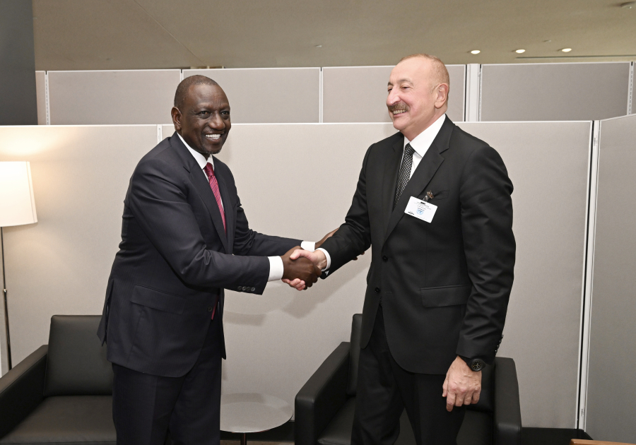 President Ilham Aliyev meets with President of Kenya at UN HQ in New York (PHOTO)