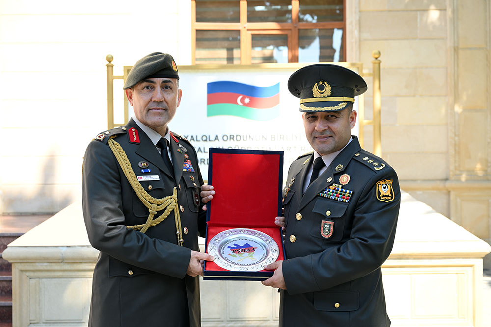 Foreign attachés in Azerbaijan visit Military Institute named after Heydar Aliyev (PHOTO)