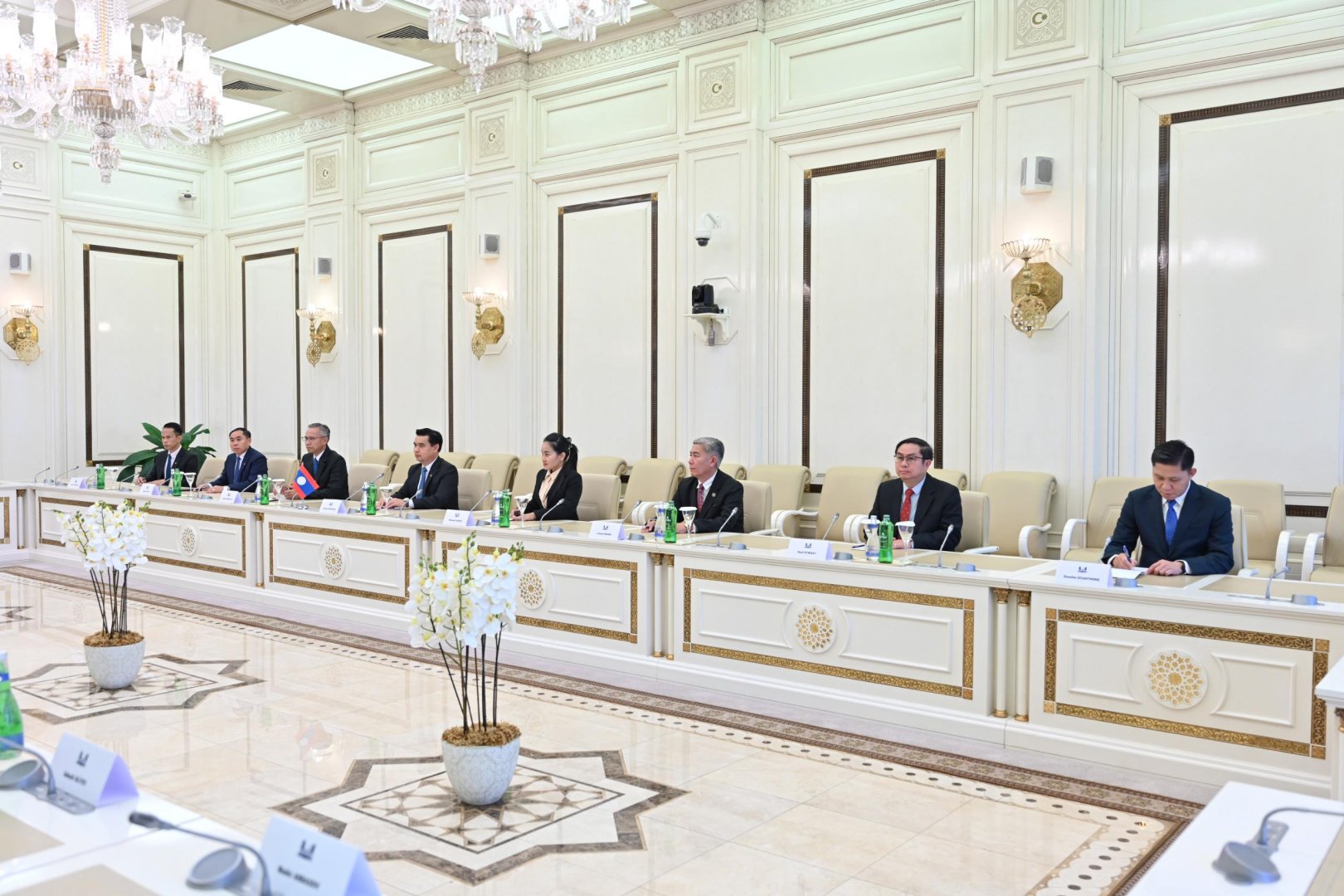 Azerbaijani Parliament speaker meets Laos chief prosecutor (PHOTO)