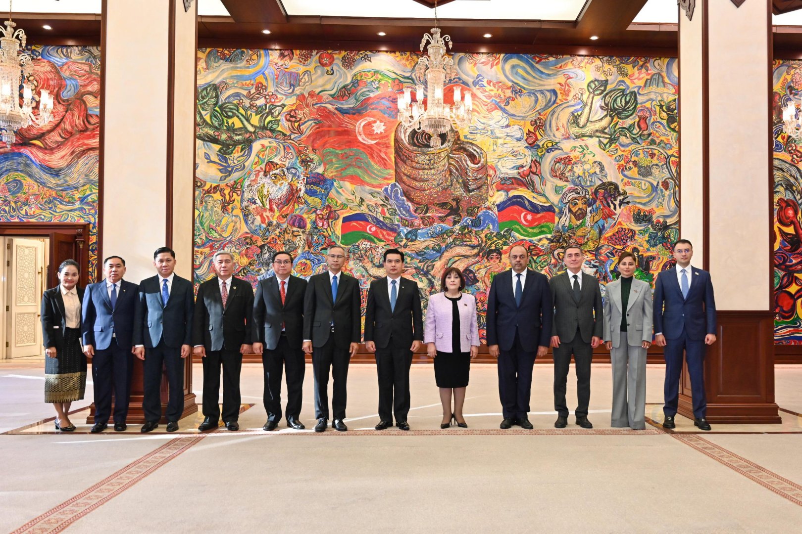 Azerbaijani Parliament speaker meets Laos chief prosecutor (PHOTO)