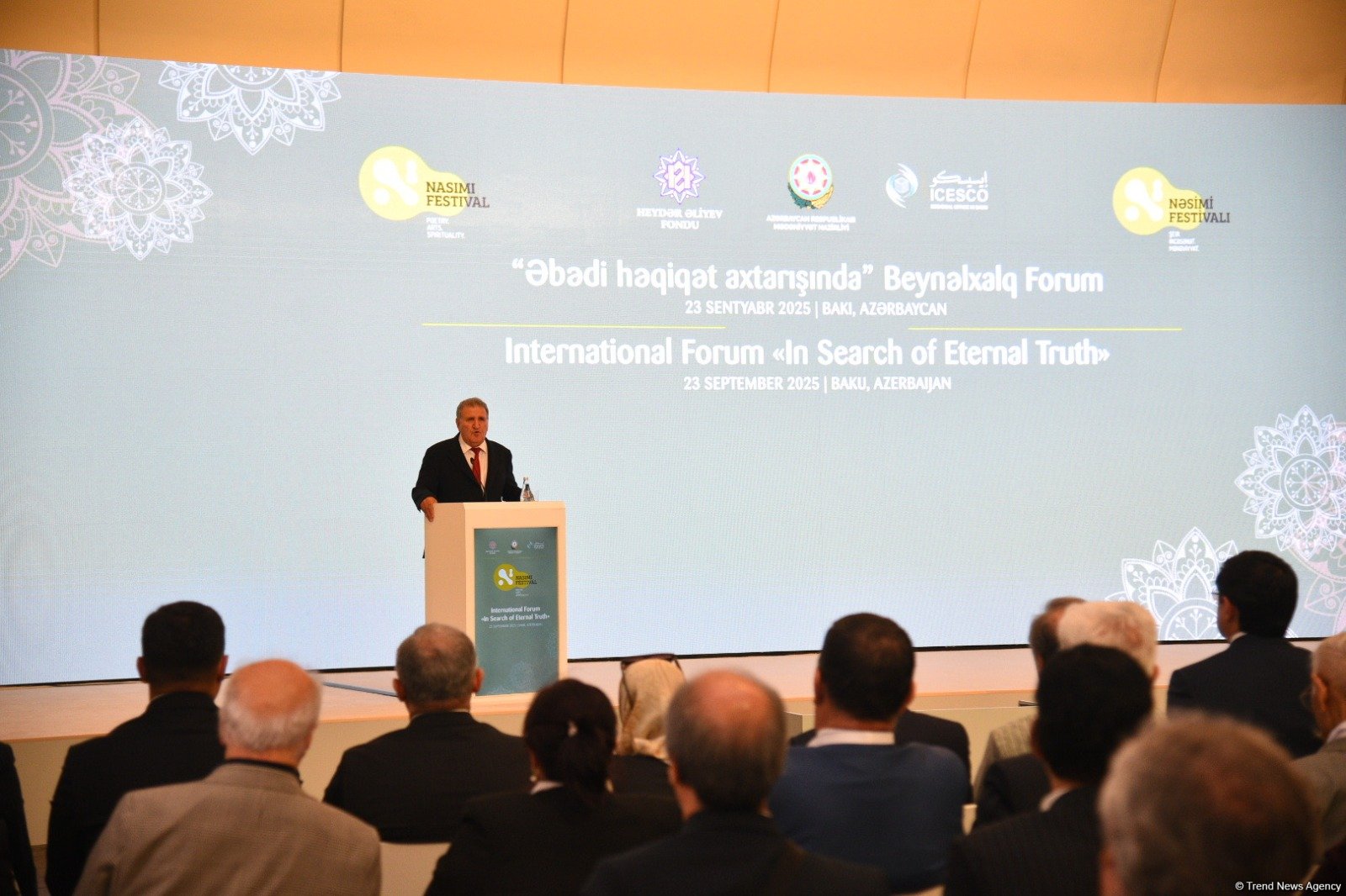 Heydar Aliyev Center lights up with grand opening of ‘Nasimi Festival of Poetry, Spirituality and Art’ (PHOTO)