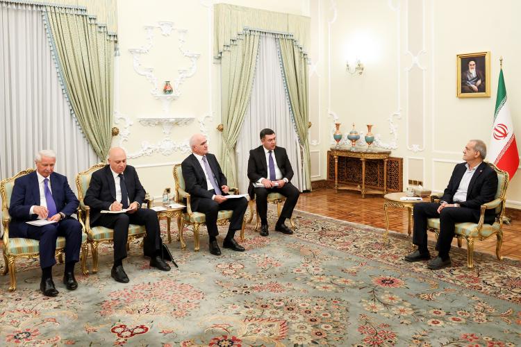 President of Iran meets Azerbaijani deputy PM (PHOTO)