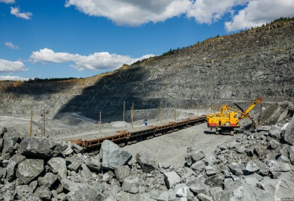 Tajikistan’s extractive industry output soars in 8M2025