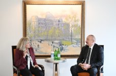 President Ilham Aliyev meets with CEO and President of Franklin Templeton in New York (PHOTO)