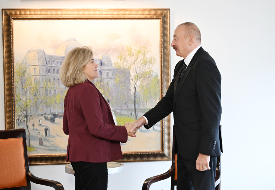 President Ilham Aliyev meets with CEO and President of Franklin Templeton in New York (PHOTO)