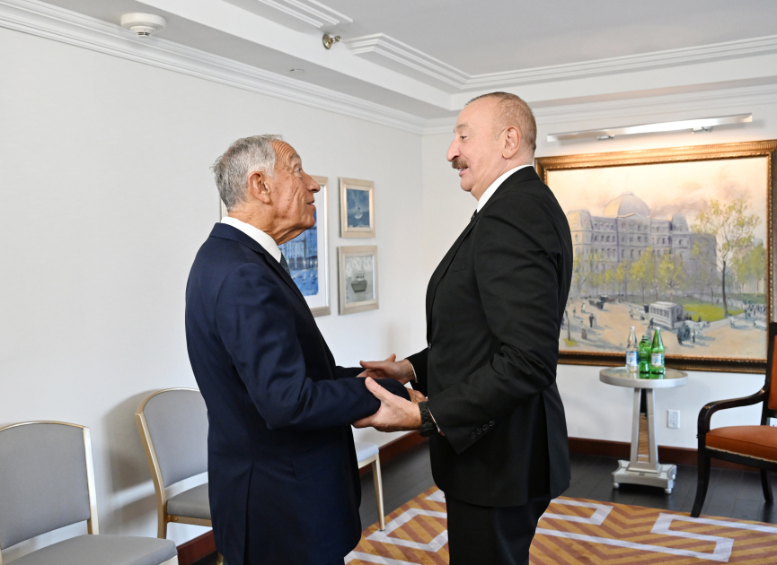 President Ilham Aliyev meets President of Portugal in New York (PHOTO)