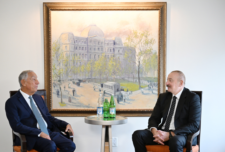 President Ilham Aliyev meets President of Portugal in New York (PHOTO)