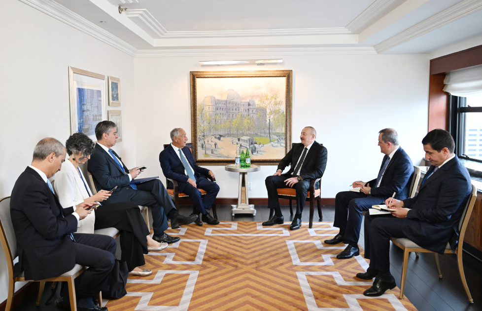 President Ilham Aliyev meets President of Portugal in New York (PHOTO)