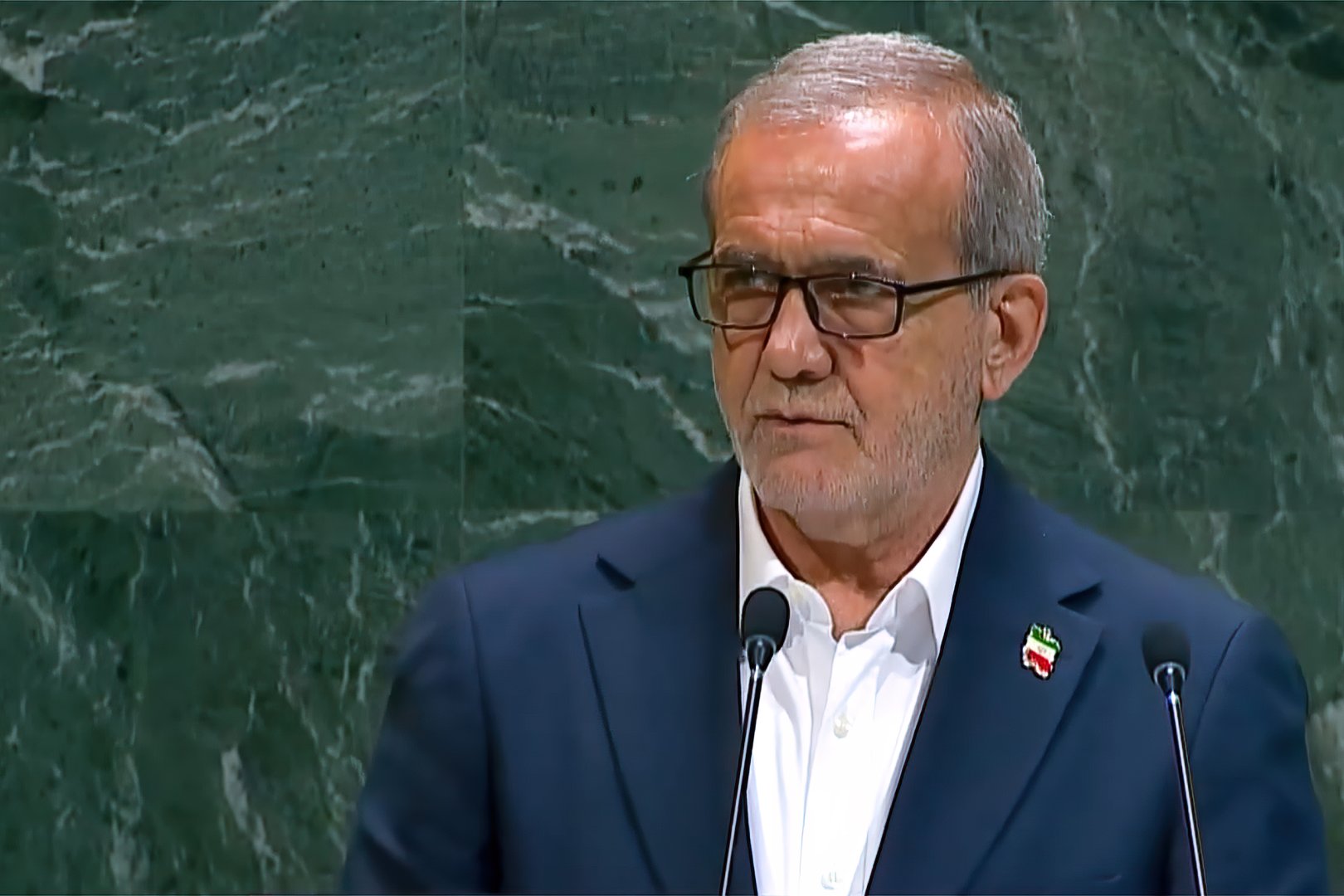 Iranian President rejects nuclear weapons dev't
