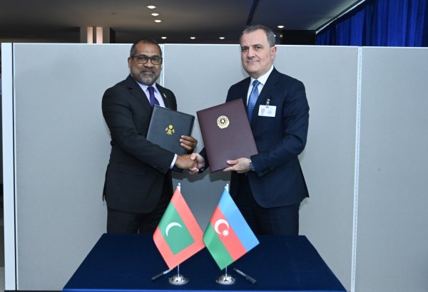 Azerbaijan, Maldives sign visa-free agreement (PHOTO)