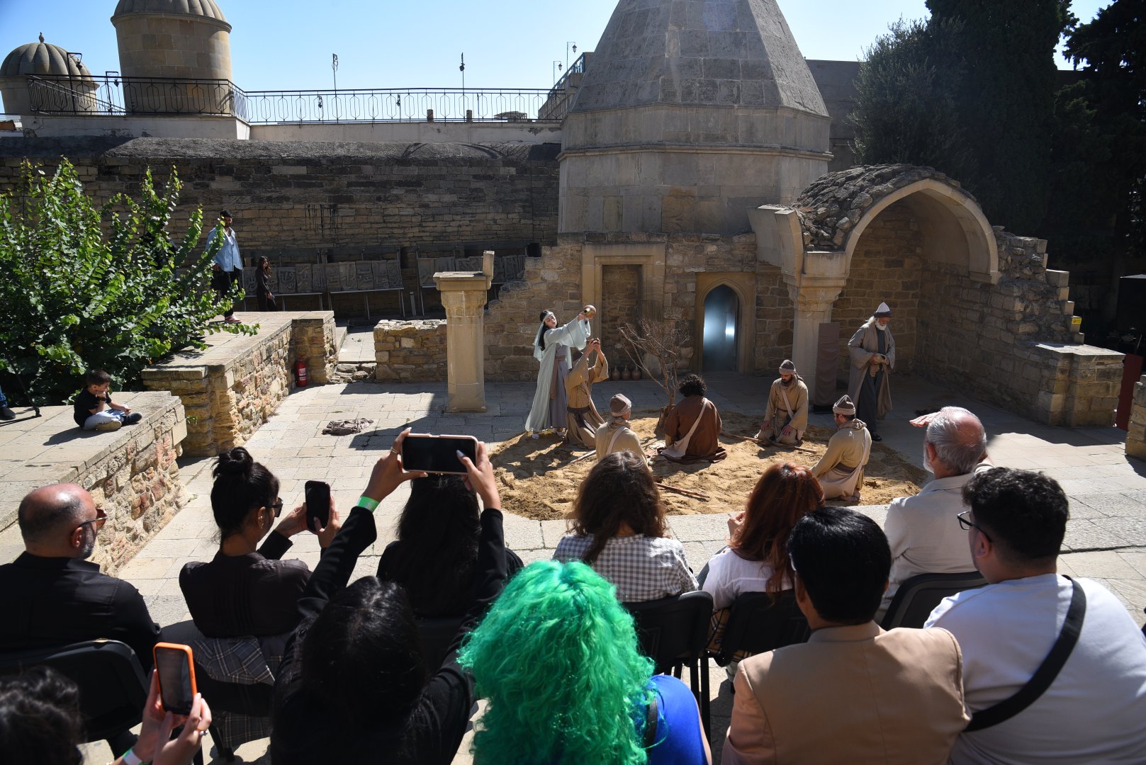 Nasimi Festival lights up Baku's Icherisheher with cornucopia of dazzling pieces (PHOTO)