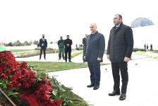 Azerbaijani top officials pay tribute at Victory Park Memorial on Remembrance Day (PHOTO/VIDEO)