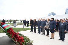 Azerbaijani top officials pay tribute at Victory Park Memorial on Remembrance Day (PHOTO/VIDEO)