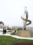 Azerbaijani top officials pay tribute at Victory Park Memorial on Remembrance Day (PHOTO)