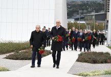 Azerbaijani top officials pay tribute at Victory Park Memorial on Remembrance Day (PHOTO)