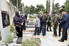 Azerbaijan Ministry of Defense staff honors memory of martyrs (PHOTO)