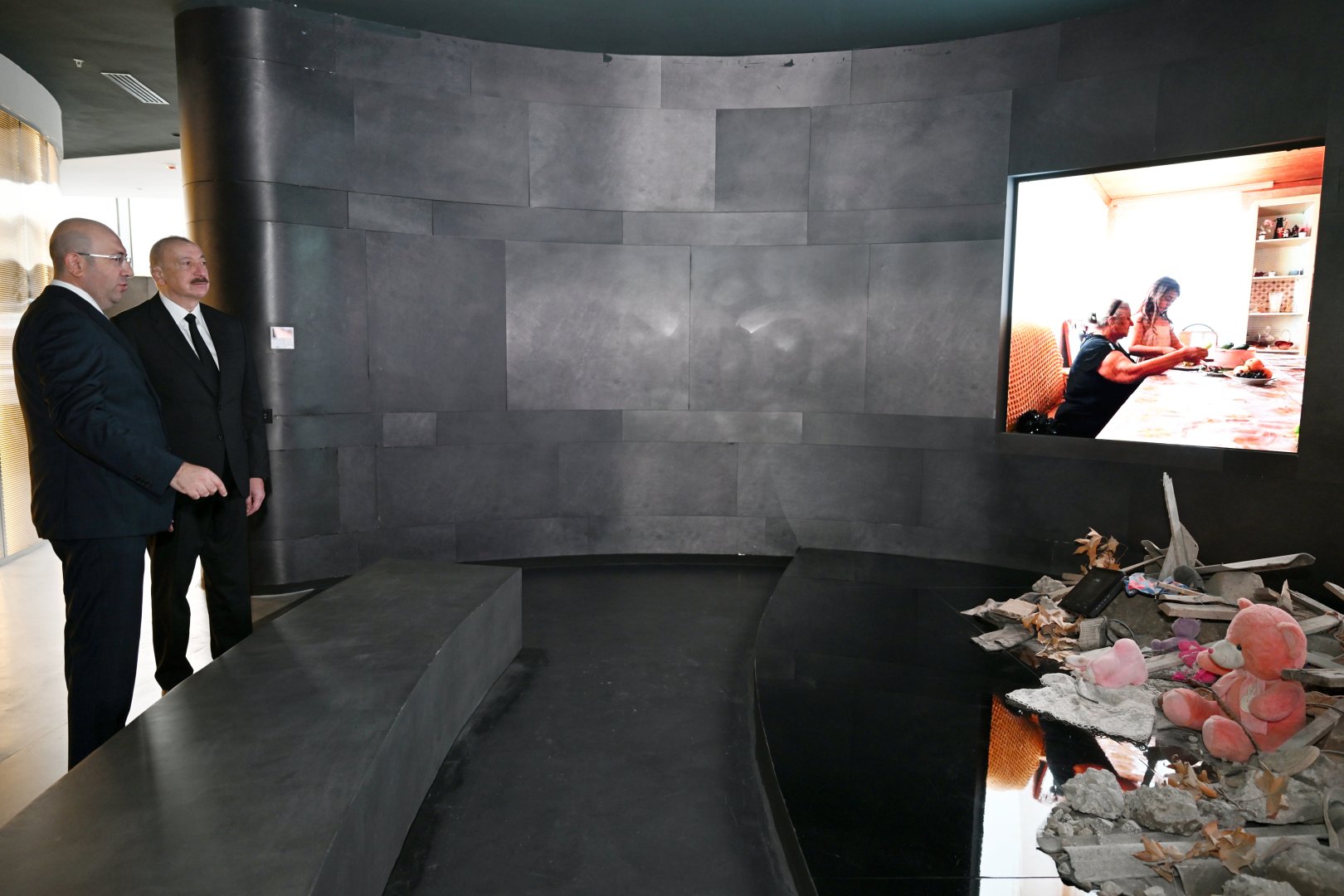 President Ilham Aliyev attends inauguration of Ganja Memorial Complex (PHOTO)