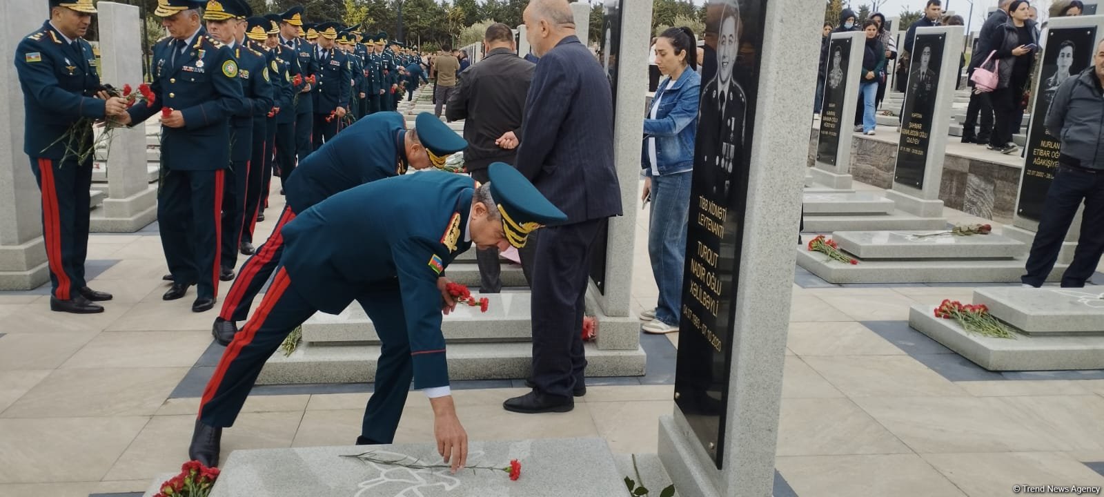 Azerbaijanis commemorate heroes of Second Karabakh War (PHOTO)