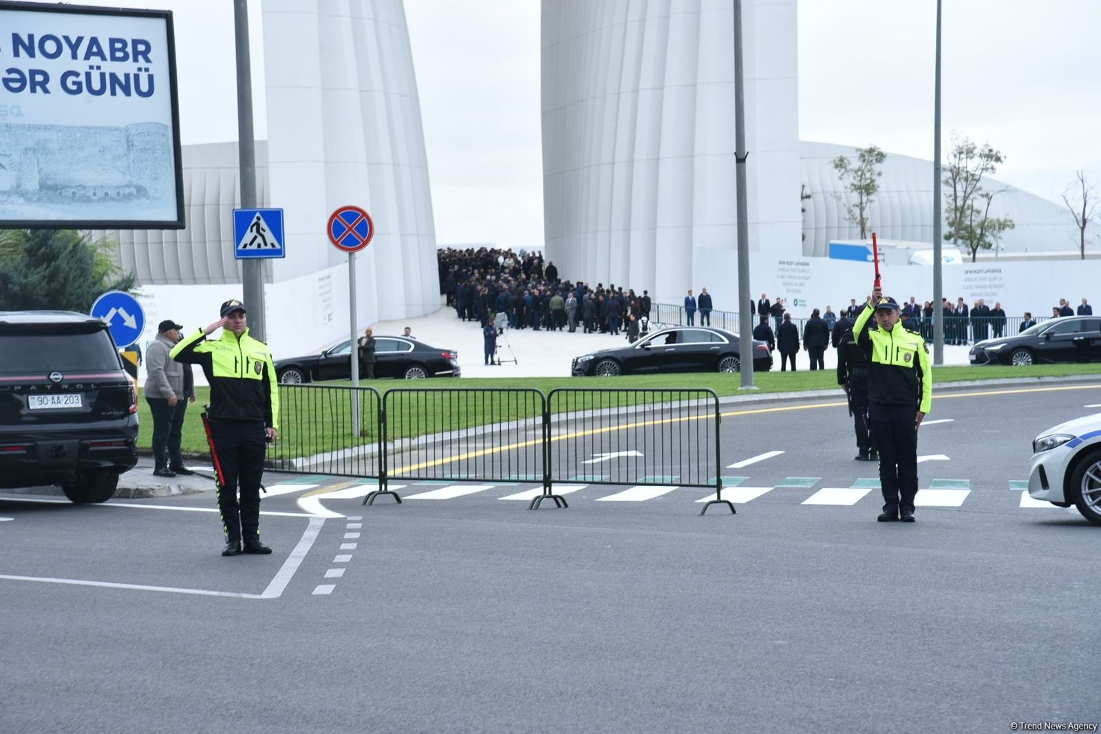 Azerbaijan honors memory of martyrs of Second Karabakh War with minute of silence (PHOTO/VIDEO)