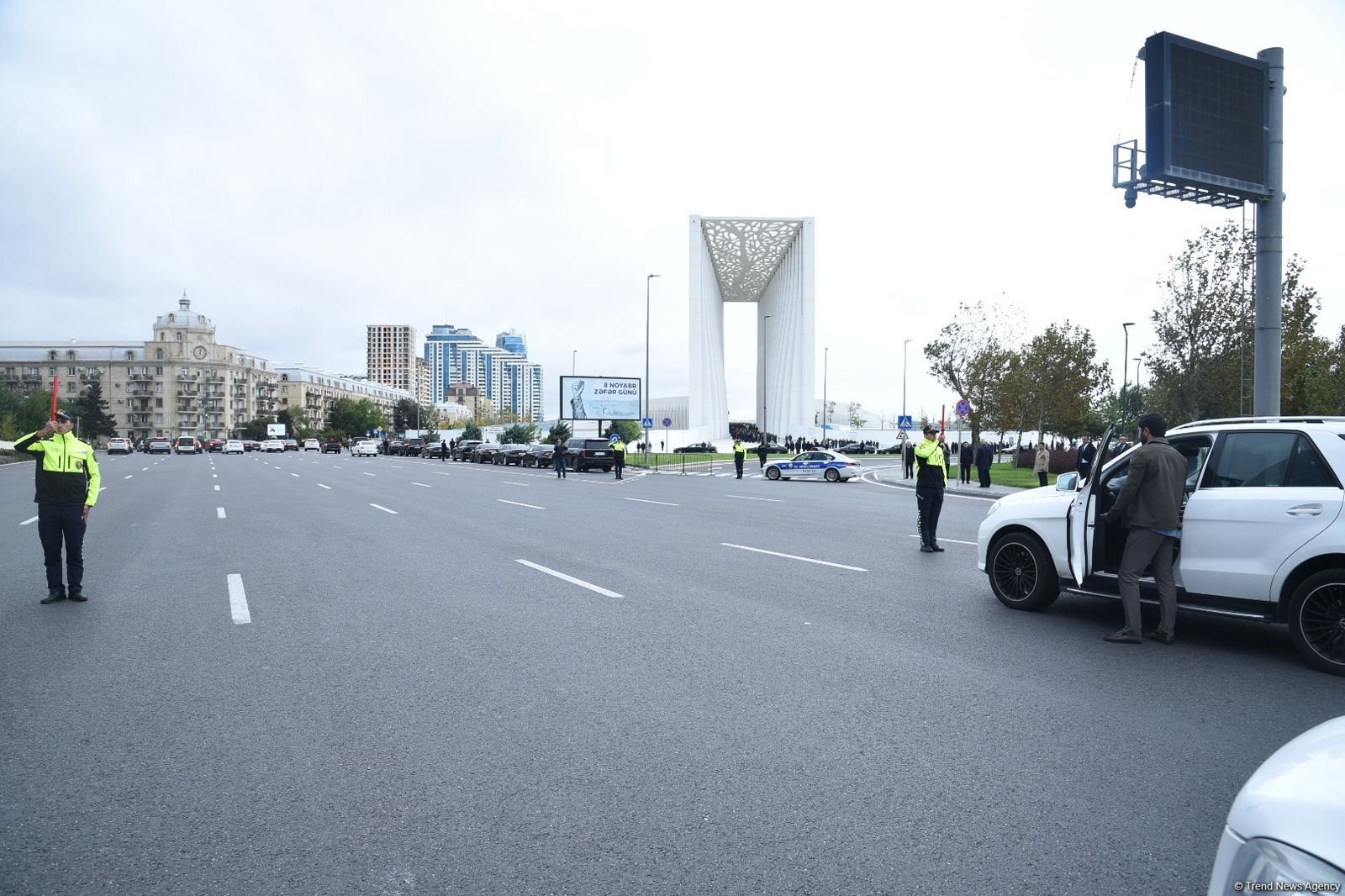 Azerbaijan honors memory of martyrs of Second Karabakh War with minute of silence (PHOTO/VIDEO)