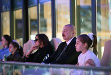 Heartfelt meeting of President Ilham Aliyev and First Lady Mehriban Aliyeva with children of martyrs in Ganja (PHOTO/VIDEO)