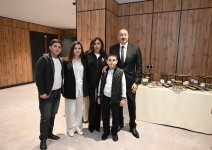 Heartfelt meeting of President Ilham Aliyev and First Lady Mehriban Aliyeva with children of martyrs in Ganja (PHOTO/VIDEO)