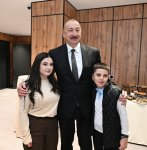 Heartfelt meeting of President Ilham Aliyev and First Lady Mehriban Aliyeva with children of martyrs in Ganja (PHOTO/VIDEO)