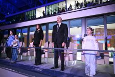Heartfelt meeting of President Ilham Aliyev and First Lady Mehriban Aliyeva with children of martyrs in Ganja (PHOTO/VIDEO)