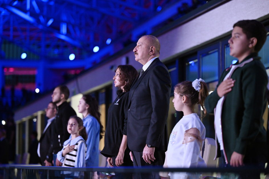 Heartfelt meeting of President Ilham Aliyev and First Lady Mehriban Aliyeva with children of martyrs in Ganja (PHOTO/VIDEO)