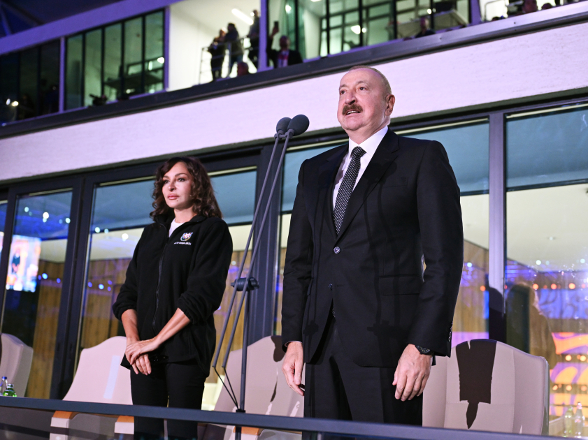 Heartfelt meeting of President Ilham Aliyev and First Lady Mehriban Aliyeva with children of martyrs in Ganja (PHOTO/VIDEO)
