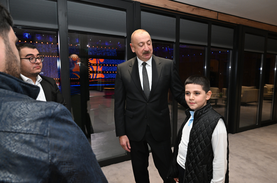 Heartfelt meeting of President Ilham Aliyev and First Lady Mehriban Aliyeva with children of martyrs in Ganja (PHOTO/VIDEO)