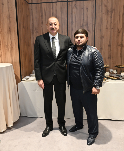 Heartfelt meeting of President Ilham Aliyev and First Lady Mehriban Aliyeva with children of martyrs in Ganja (PHOTO/VIDEO)