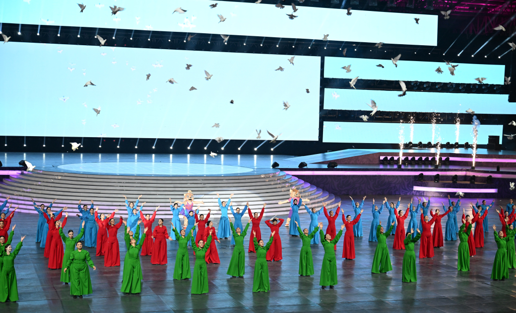 President Ilham Aliyev, First Lady Mehriban Aliyeva watch 3rd CIS Games in Ganja (PHOTO)