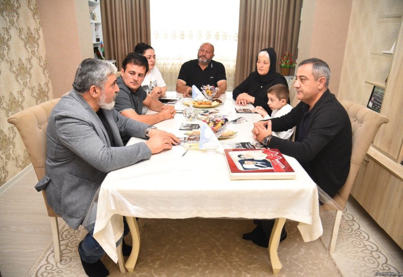 Baku Network think tank's heads visit martyr journalist Siraj Abishov's family (PHOTO/VIDEO)