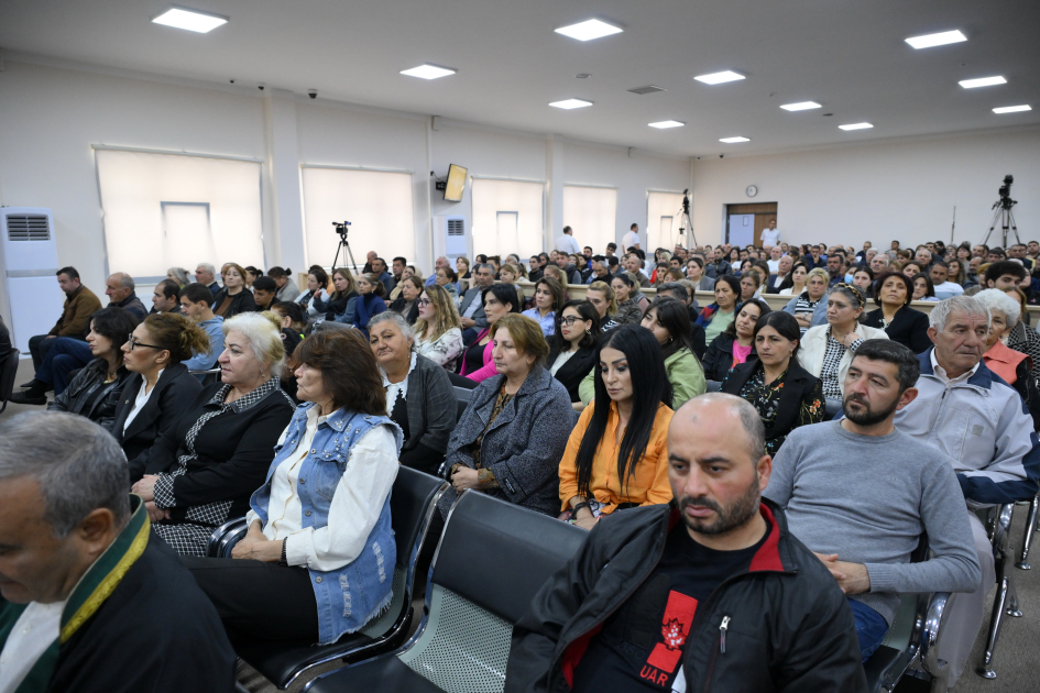 Azerbaijani court presses on with trial of Armenians charged with war crimes (PHOTO)